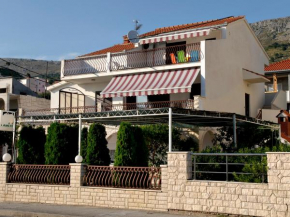  Apartments Villa Tanja  Подстрана